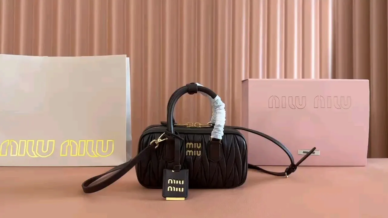 💋💋💋[Equipped with full counter packaging, premium hardware and original leather] Arcadie sheepskin mini (19cm) bowling handbag/crossbody bag ~ 5bp176
