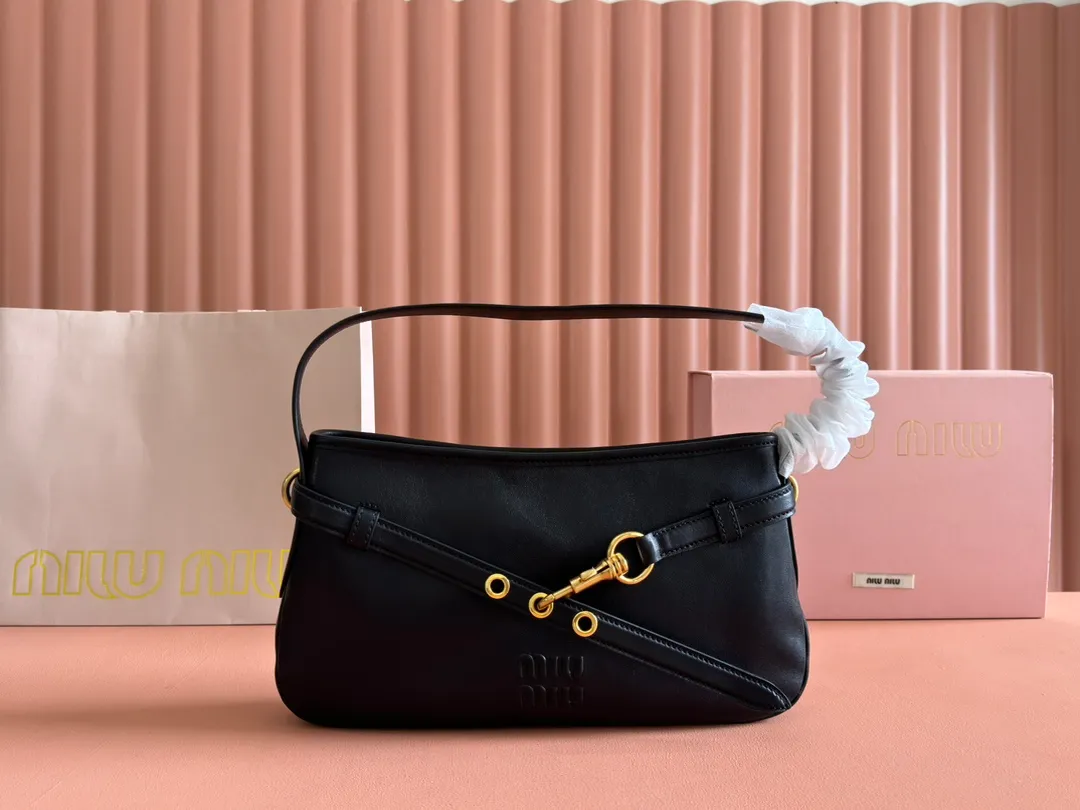 💋💋💋【New Product】Miu Home👉 MiuMiu new Aventure Nappa leather handbag, heather, brown, black/original leather shipped! 🐲Model: 5BC182. Combination short video