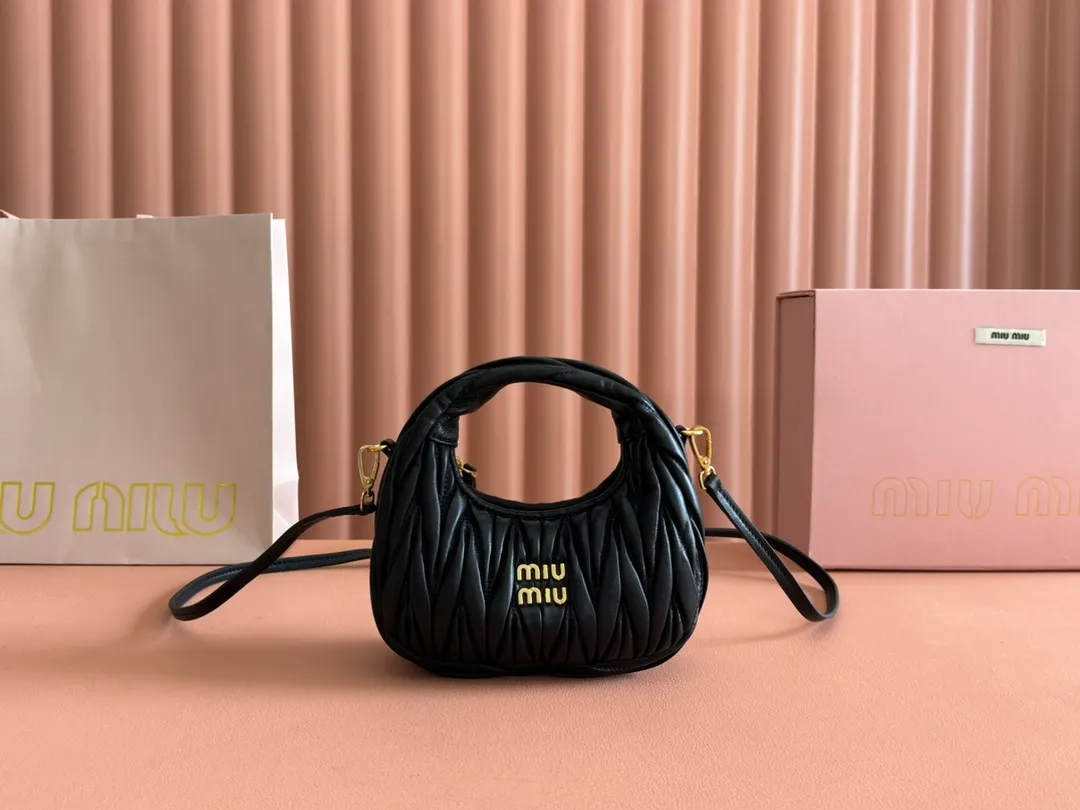 💋💋💋 Equipped with a full set of packaging at the counter [Super Grade Hardware Original Leather] Wander Matelasse Sheep Leather Hobo Mini Handbag/Crossbody Bag～Sheepskin Size: W17.5×H14×D5.5cm Number: 5BP156