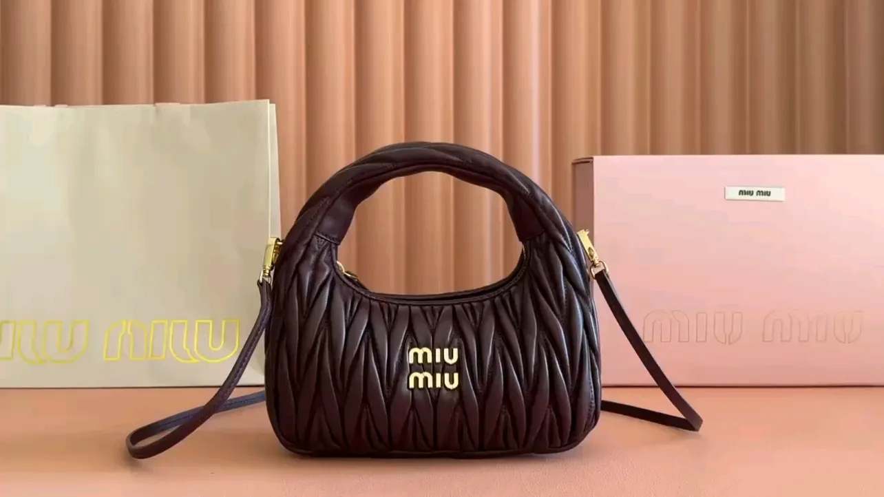 💋💋💋【Full set of packages at the counter】MIU MIU Miu Miu pleated Miu Miu women's Arcadia cowhide handbag crossbody bag Style number: 5bb142 burgundy