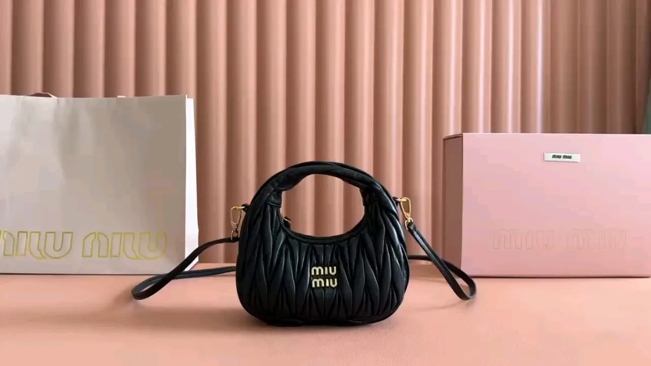 💋💋💋 Equipped with a full set of packaging at the counter [Super Grade Hardware Original Leather] Wander Matelasse Sheep Leather Hobo Mini Handbag/Crossbody Bag～Sheepskin Size: W17.5×H14×D5.5cm Number: 5BP156