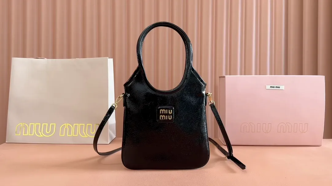 💋💋💋【New Product】Miu family, IVY leather handbag. Oil wax patent leather/original leather shipped! 🐴🐴Model: 5BA281.