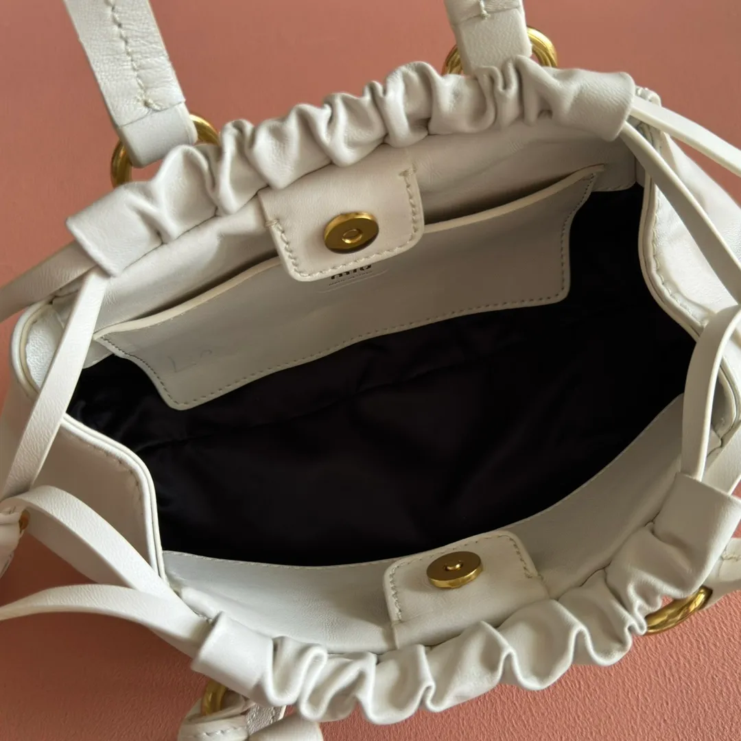 p1460💋💋💋[Full set of packaging at the counter] 5BP178 25 new JIOE medieval armpit dumpling bag, brand new sheepskin, with steel distressed metal hardware, high-end and elegant texture, the bag mouth is designed with a drawstring girdle, the fine ruffled lace is three-dimensional and playful, high-end yet lazy and casual, the unique design looks good on anyone who uses it, size: 22*7*15