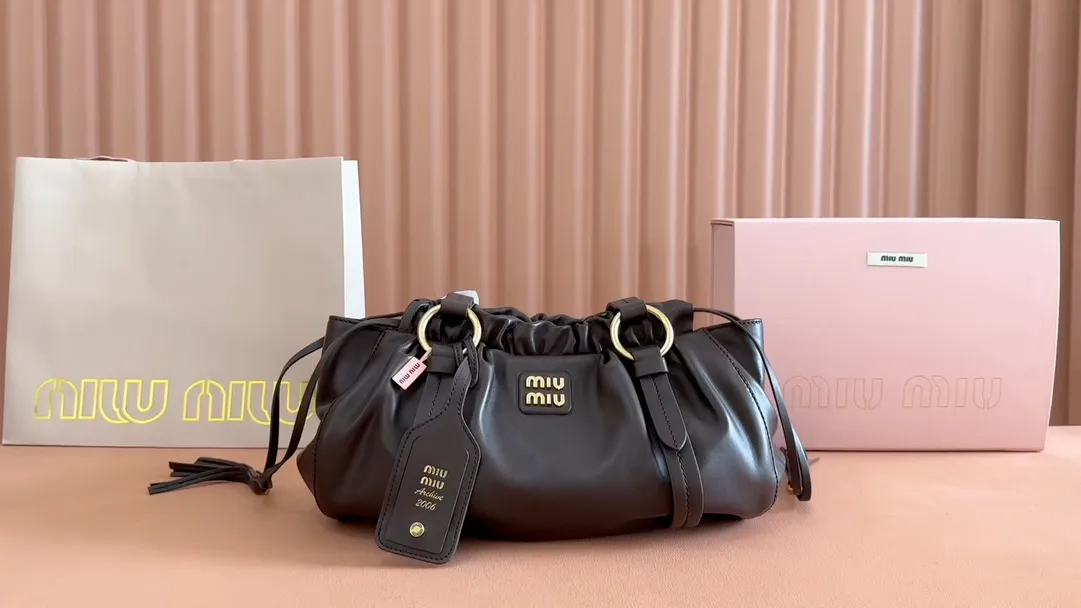 [Special grade hardware original leather] Joke Nappa sheep leather handbag ~ 5bg306