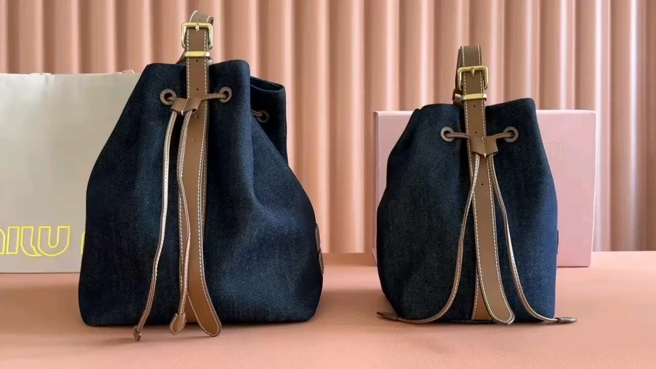 💋💋💋【Full set of packaging at the counter】5BE089-5B'E090 canvas bucket bag