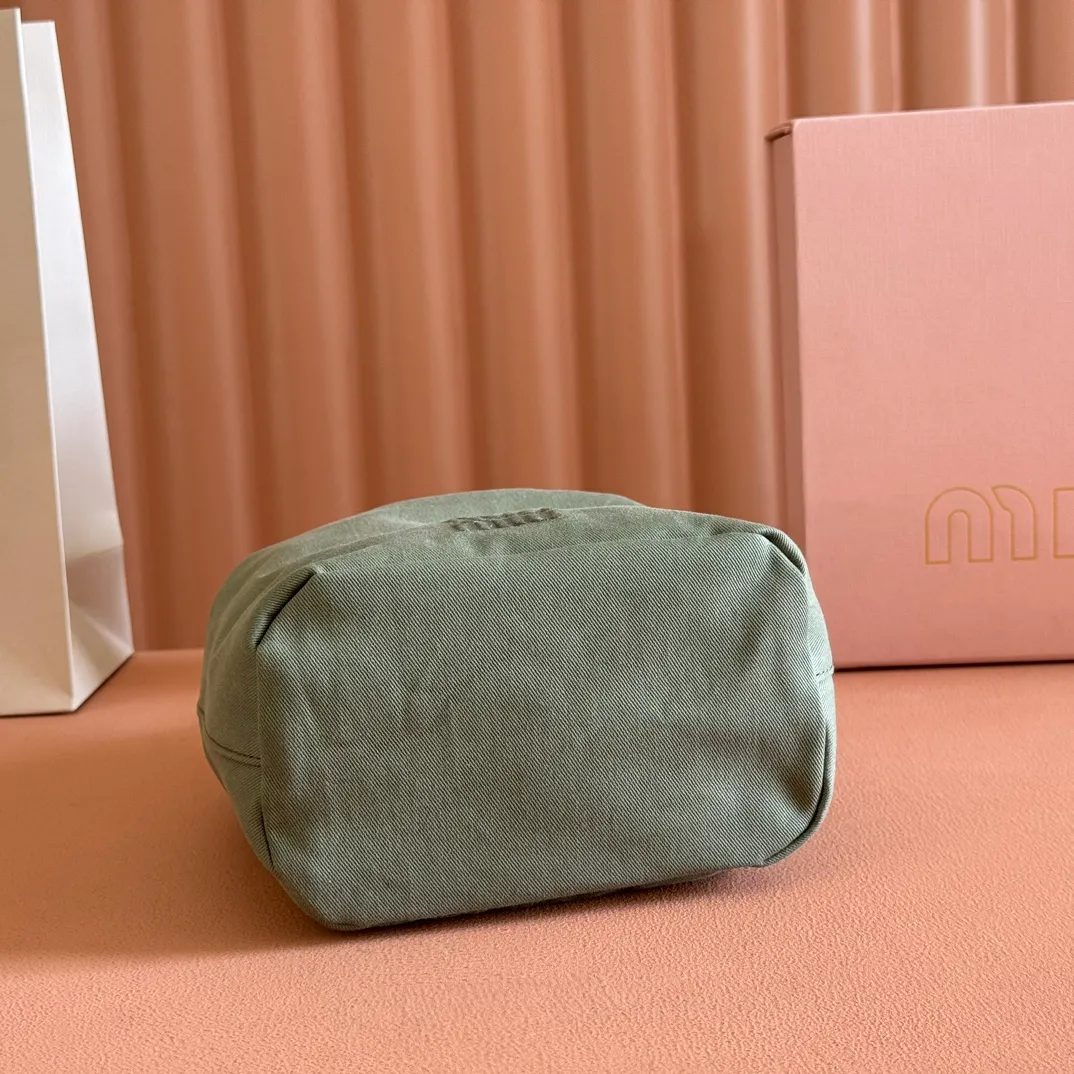 p960💋💋💋 [Configured with full package at the counter] 5NR038, new canvas bucket bag, made of twill waterproof canvas fabric, high-end and practical texture, iconic embroidered micro-label on the front, unique colorful woven drawstring at the bag mouth, the absolute best value for money, can be carried by hand or under the armpit, and you can also wear it with a shoulder strap according to your personal preference, casual and versatile, forged lining, ultra-light, excellent capacity Dimensions: 16 X22.5 X10.5 cm