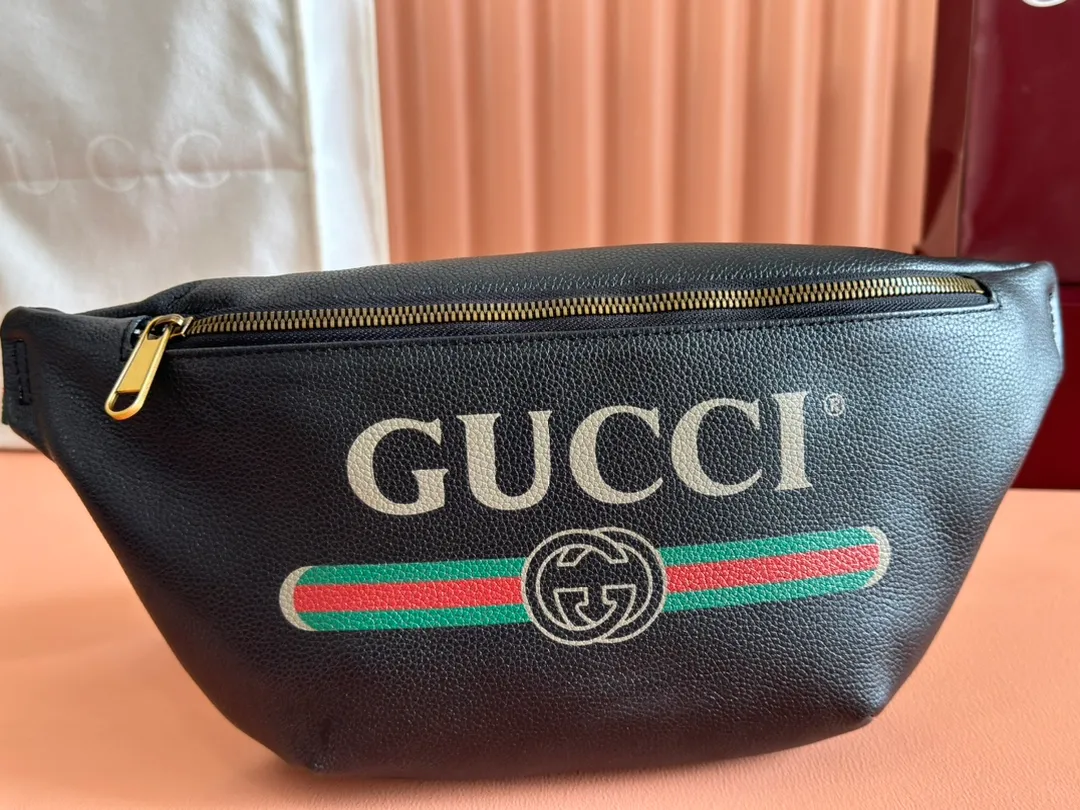 p760. 📣📣📣 [Original leather and complete packaging]✨🔥! ! Guccl's world-famous bag - Coco Capitán bag. This waist bag, named after the Spanish artist Coco Capitán, is sweeping the entire fashion circle. Model: 493869. Size: 28*18*8cm ￼
