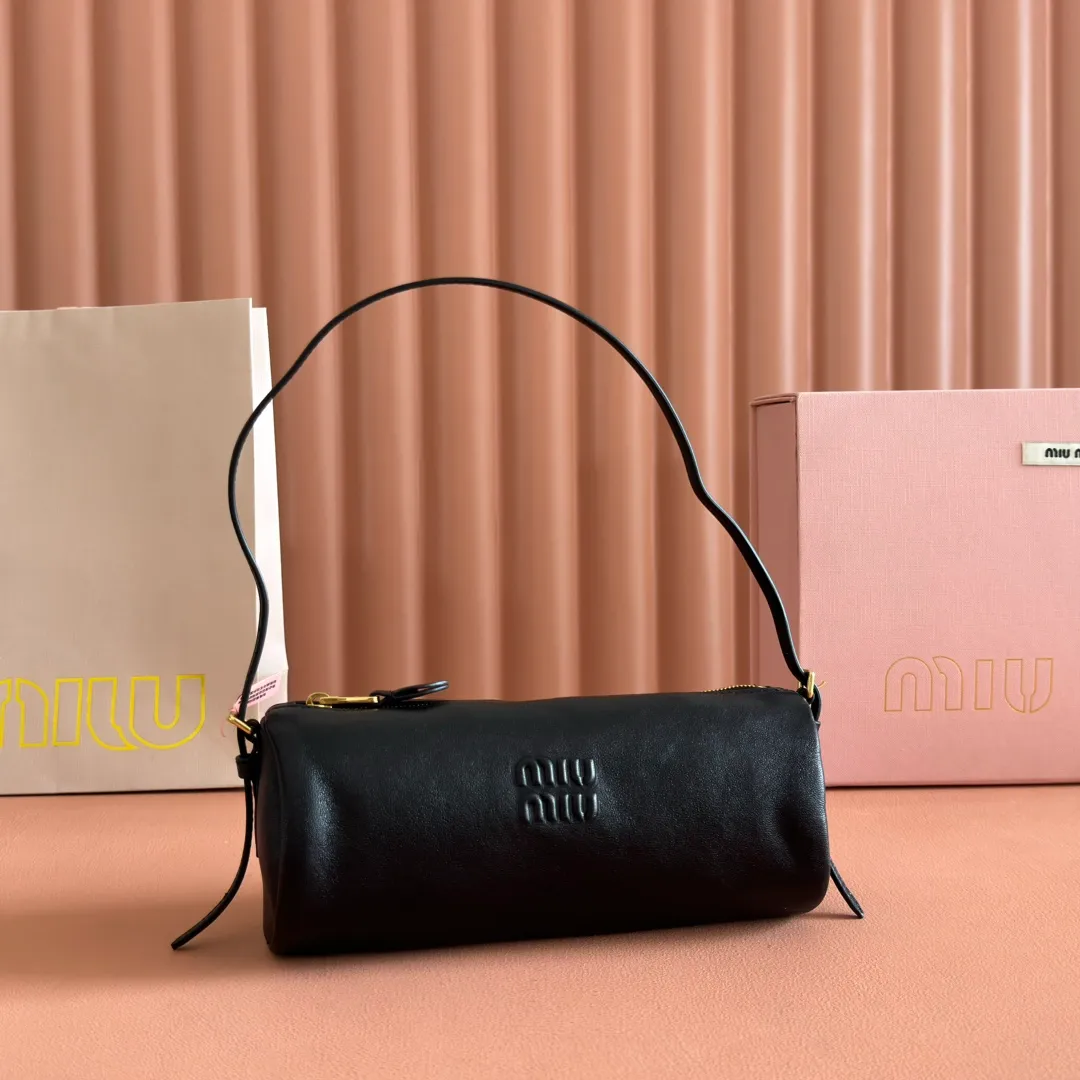 p1040💋💋💋[Special grade hardware original leather] Adventure Nappa sheep leather handbag/shoulder bag black Size: W22×H9×D9cm No._5BG851