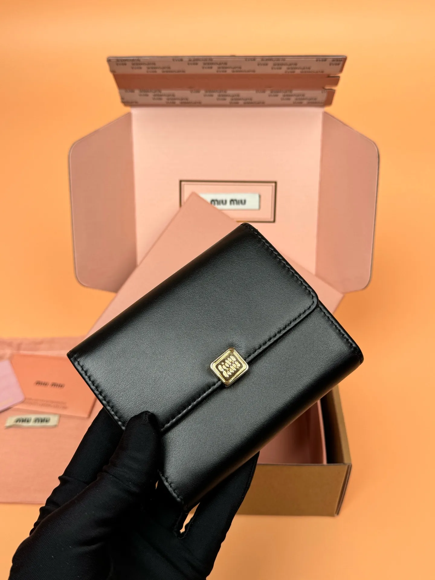 [Special grade hardware original leather] ¥600~Imported cowhide wallet~Black - Snap button closure - Metal letter logo - 2 card slots - 1 banknote compartment - 1 coin pocket - Lined Size: w11.5×h10.2×2cm No.: 5MH033_ MM0240