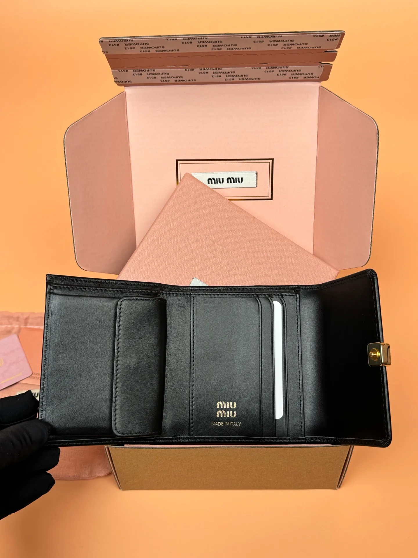 [Special grade hardware original leather] ¥600~Imported cowhide wallet~Black - Snap button closure - Metal letter logo - 2 card slots - 1 banknote compartment - 1 coin pocket - Lined Size: w11.5×h10.2×2cm No.: 5MH033_ MM0240