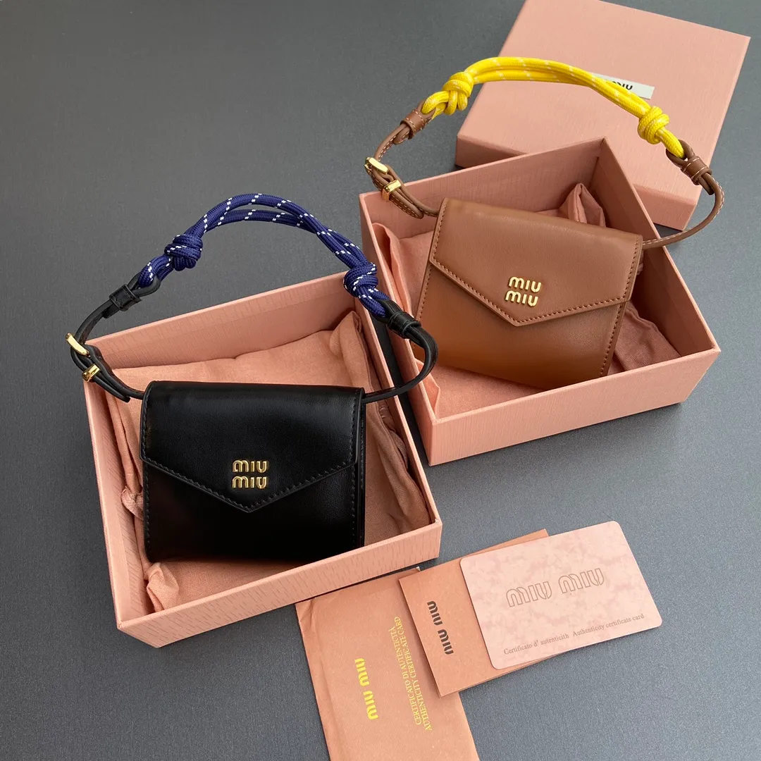 [Special grade hardware original leather]~Imported cow leather and rope shoulder strap cow leather wallet Size: w10.5×h8.5×2cm No.: 5MT024_ 024 _ MM032