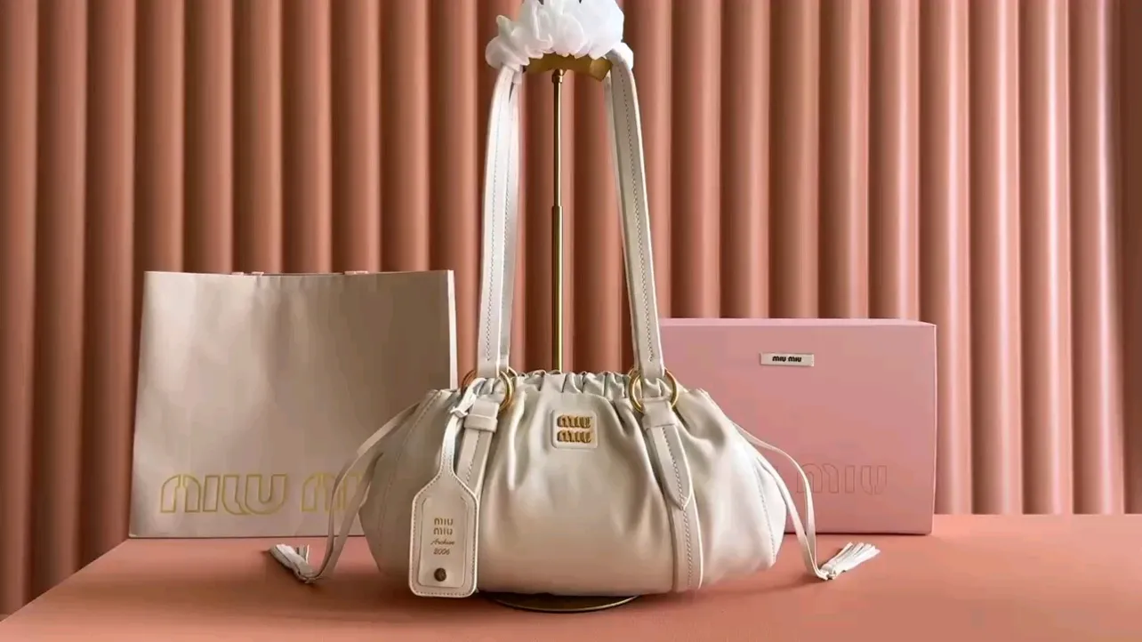 p1800💋💋💋【Full set of packaging at the counter】5BG306 (shipped with oiled edges on the opposite side) MIU medieval underarm dumpling bag.