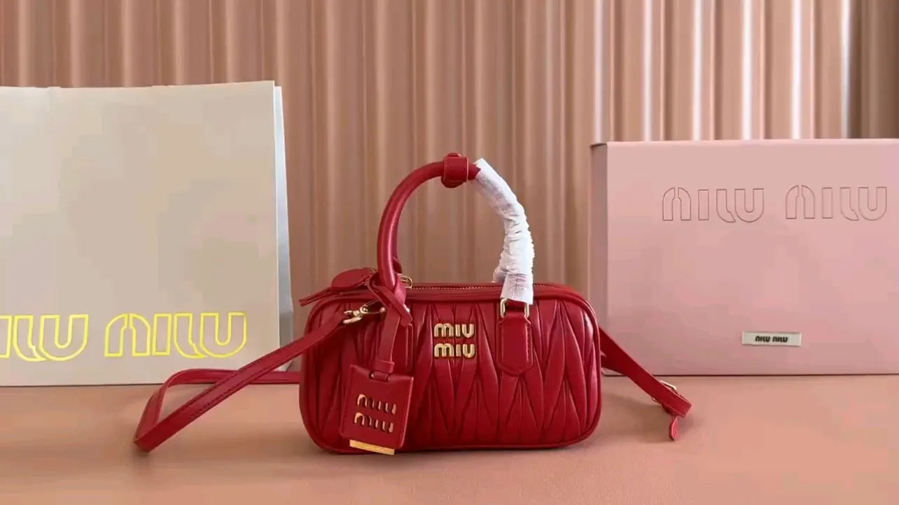 💋💋💋[Equipped with full counter packaging, premium hardware and original leather] Arcadie sheepskin mini (19cm) bowling handbag/crossbody bag ~ 5bp176