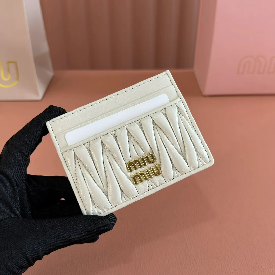 p420. 💋💋💋【Configured with full set of counter packaging】🔥 The latest version of MM cket wallet new card holder, 💗💗 5MV976 white The latest series of card holders in the counter, small and exquisite, double-sided card slots, practical and fashionable design 🔥 Made of top imported lambskin 🎉