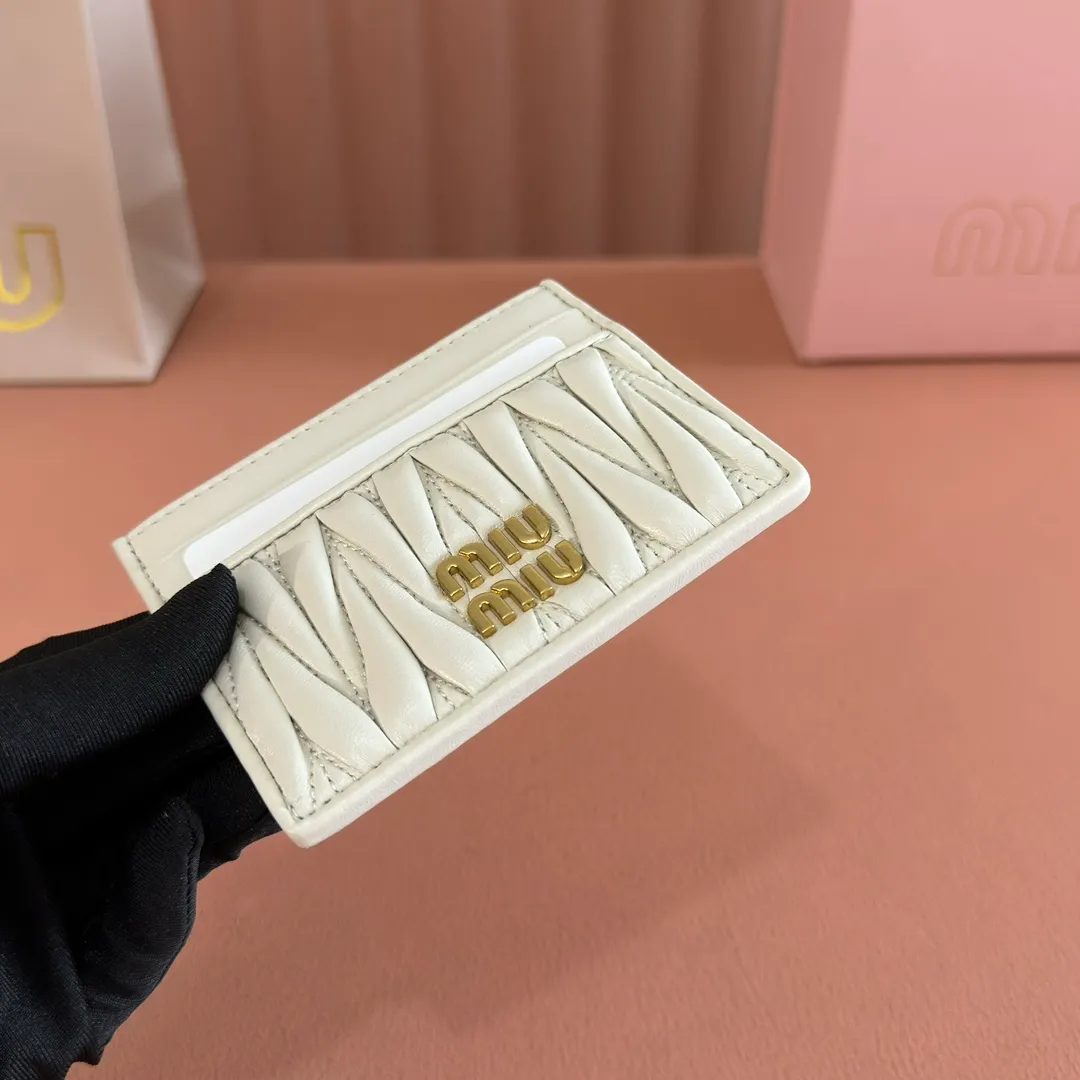 p420. 💋💋💋【Configured with full set of counter packaging】🔥 The latest version of MM cket wallet new card holder, 💗💗 5MV976 white The latest series of card holders in the counter, small and exquisite, double-sided card slots, practical and fashionable design 🔥 Made of top imported lambskin 🎉