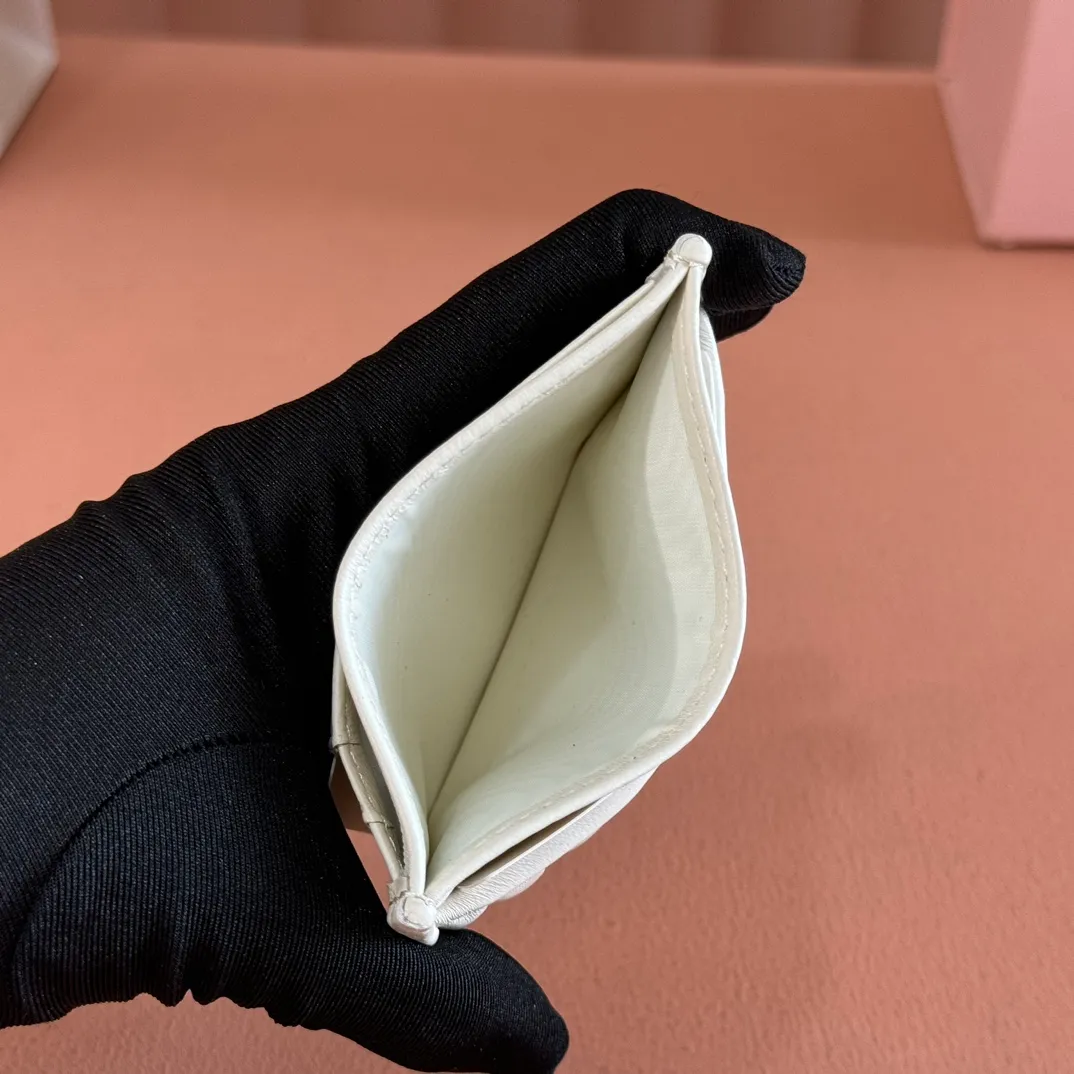 p420. 💋💋💋【Configured with full set of counter packaging】🔥 The latest version of MM cket wallet new card holder, 💗💗 5MV976 white The latest series of card holders in the counter, small and exquisite, double-sided card slots, practical and fashionable design 🔥 Made of top imported lambskin 🎉