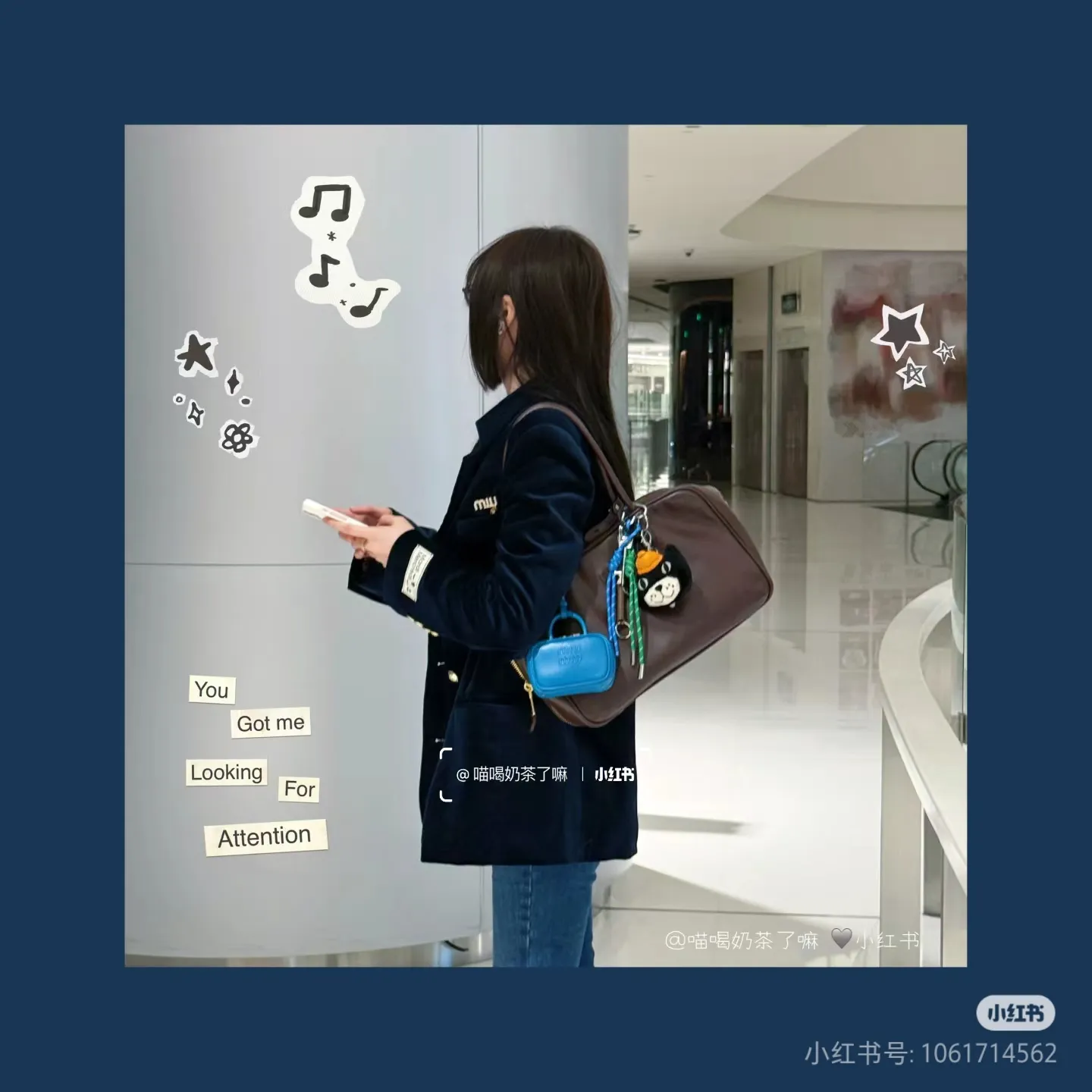 p1900. MIU's new product [original leather with counter packaging] Beau cow leather handbag/shoulder bag ~ Shi Mu Nan [new version briefcase] This Beau handbag is made of soft and smooth cow leather, with exquisite details such as gold-plated hardware and accessories, and the embossed letter logo highlights the classic style. Size:W34×H23×D10cm