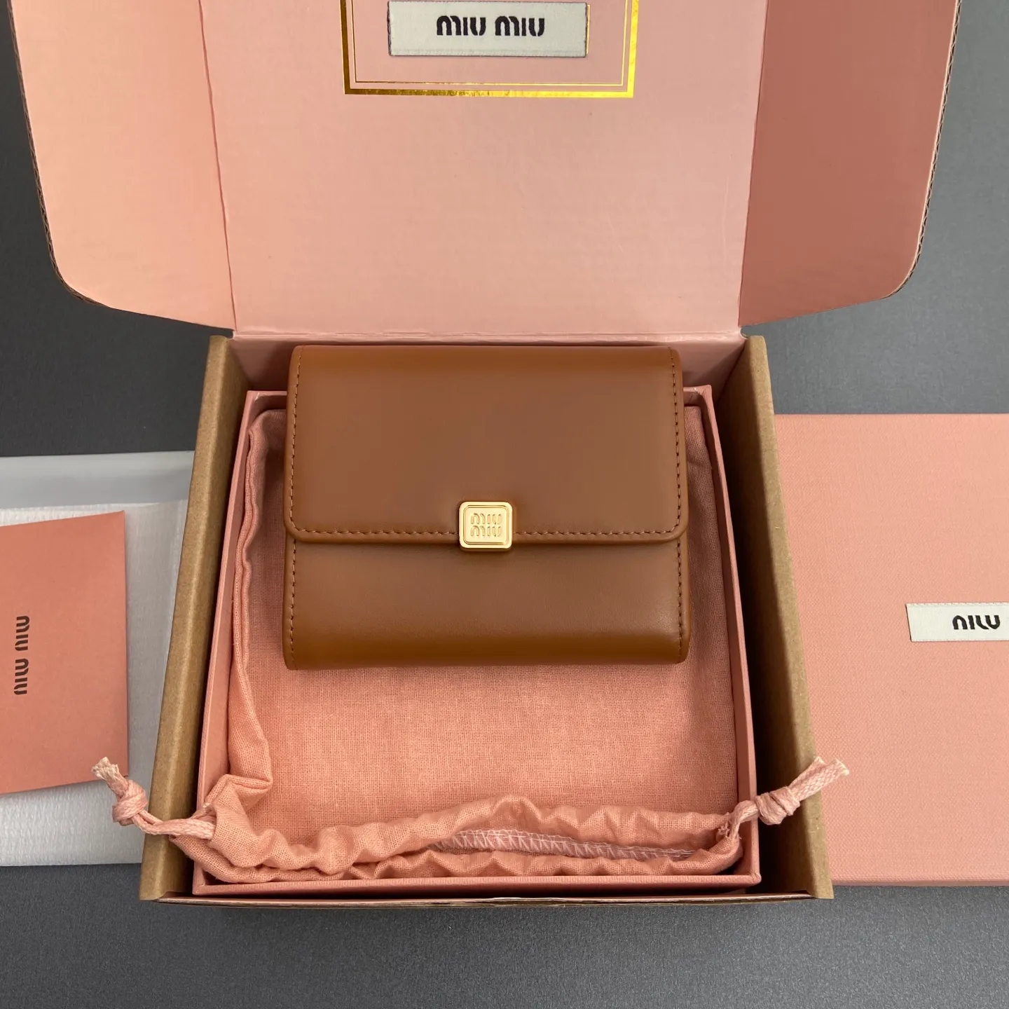 [Special grade hardware original leather] ¥600 ~ Imported cowhide wallet ~ Cognac color - Snap button closure - Metal letter logo - 2 card slots - 1 banknote compartment - 1 coin pocket - Lined Size: w11.5×h10.2×2cm No.: 5MH033_ MM0240