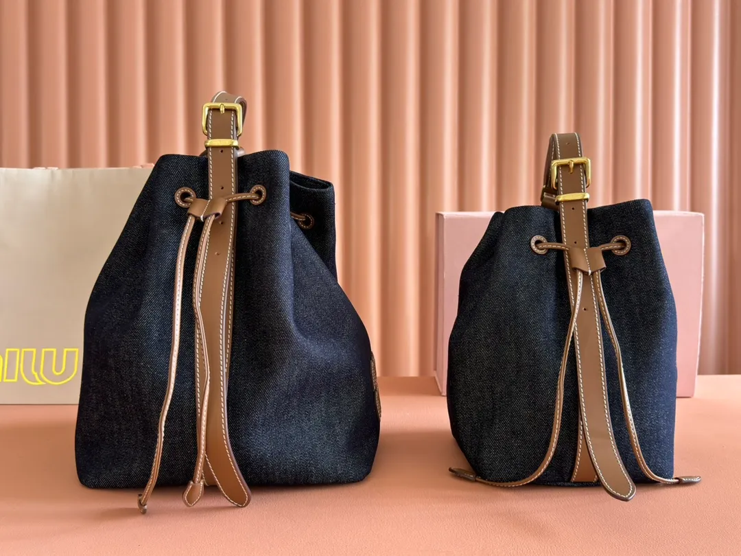💋💋💋【Full set of packaging at the counter】5BE089-5B'E090 canvas bucket bag