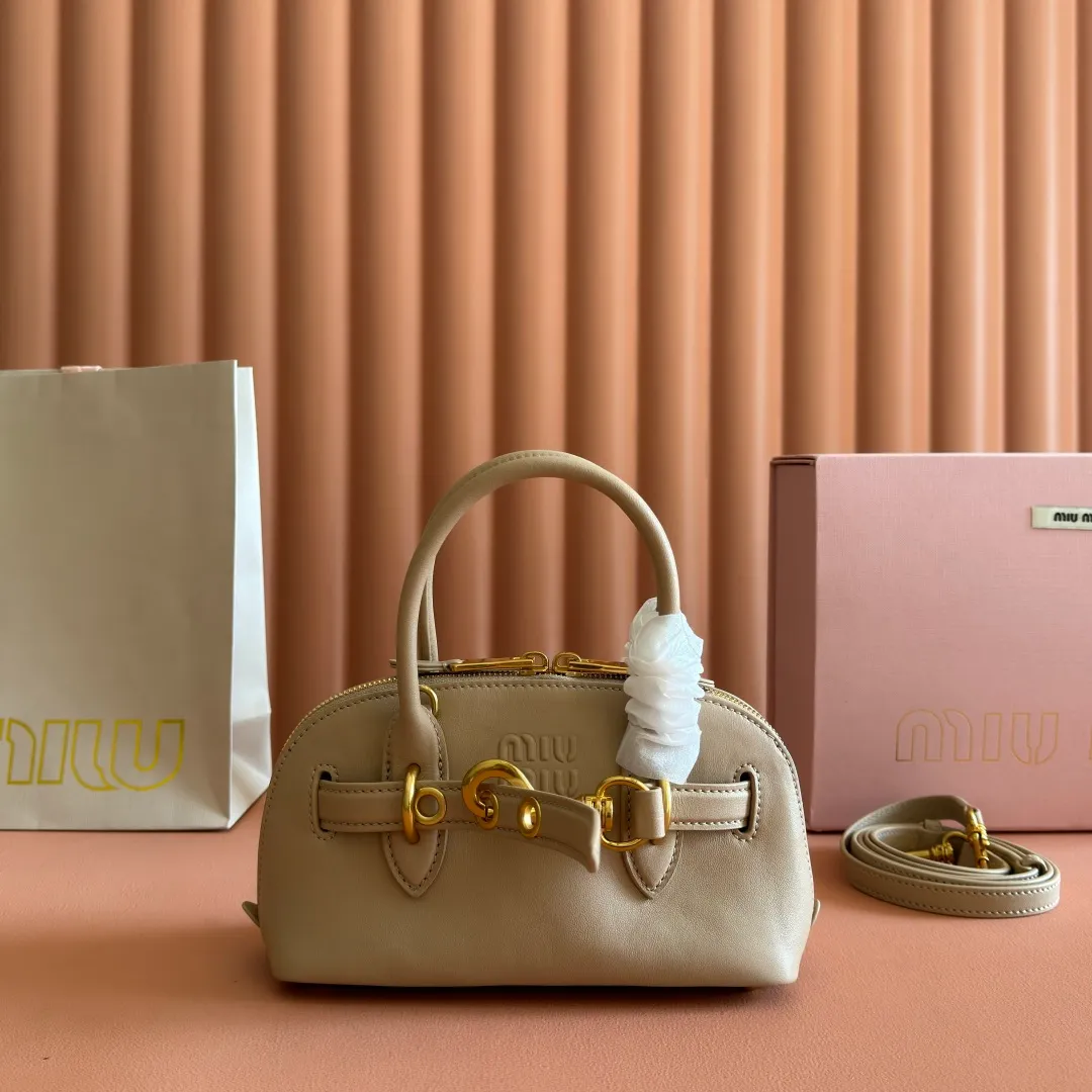 p1640💋💋💋【Full set of counter packaging】Aventure Nappa sheepskin leather handbag/crossbody bag～Mini 21cm Size: W21×14.5×8.5cm【Mini】No.: MM0_5BP180 MM model picture