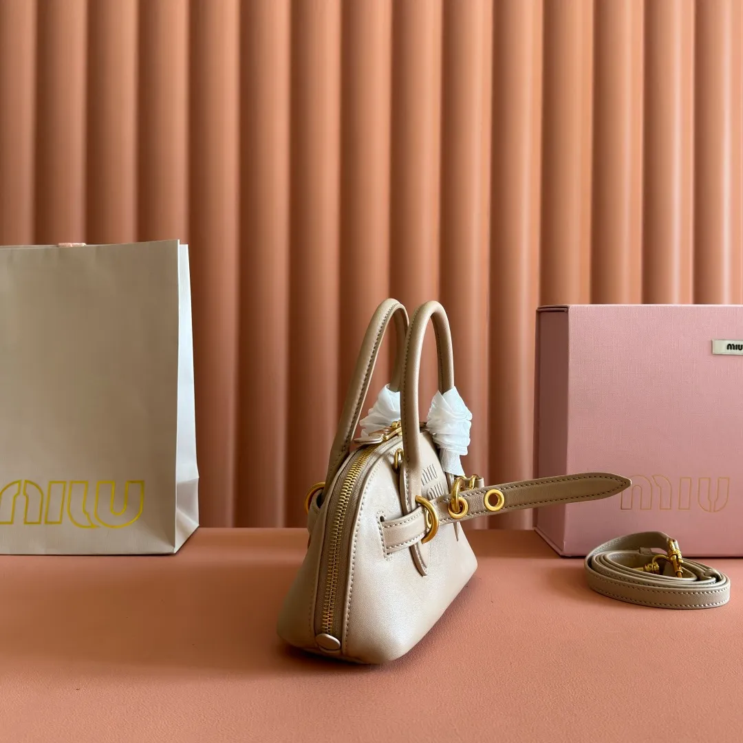 p1640💋💋💋【Full set of counter packaging】Aventure Nappa sheepskin leather handbag/crossbody bag～Mini 21cm Size: W21×14.5×8.5cm【Mini】No.: MM0_5BP180 MM model picture