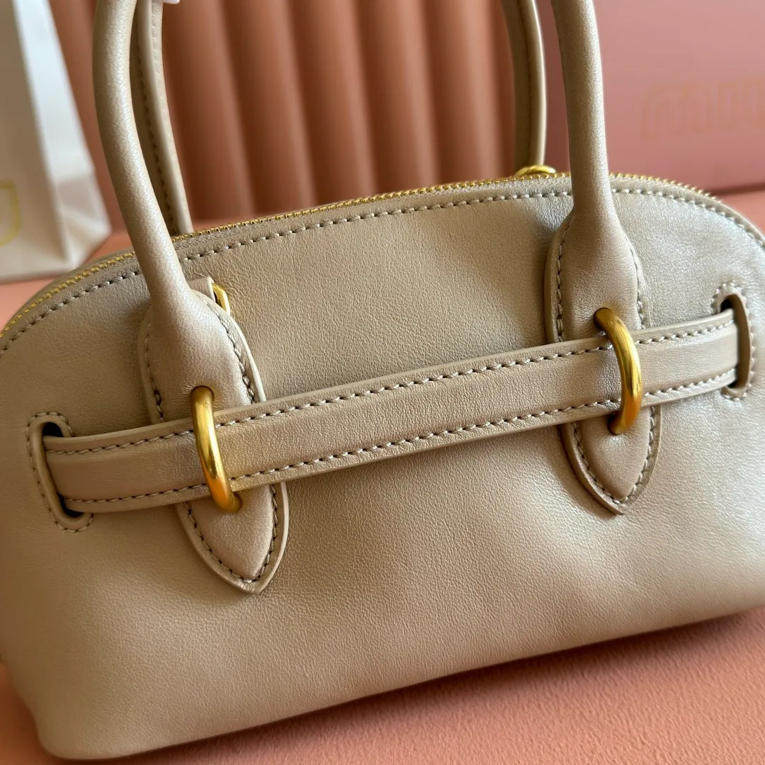p1640💋💋💋【Full set of counter packaging】Aventure Nappa sheepskin leather handbag/crossbody bag～Mini 21cm Size: W21×14.5×8.5cm【Mini】No.: MM0_5BP180 MM model picture
