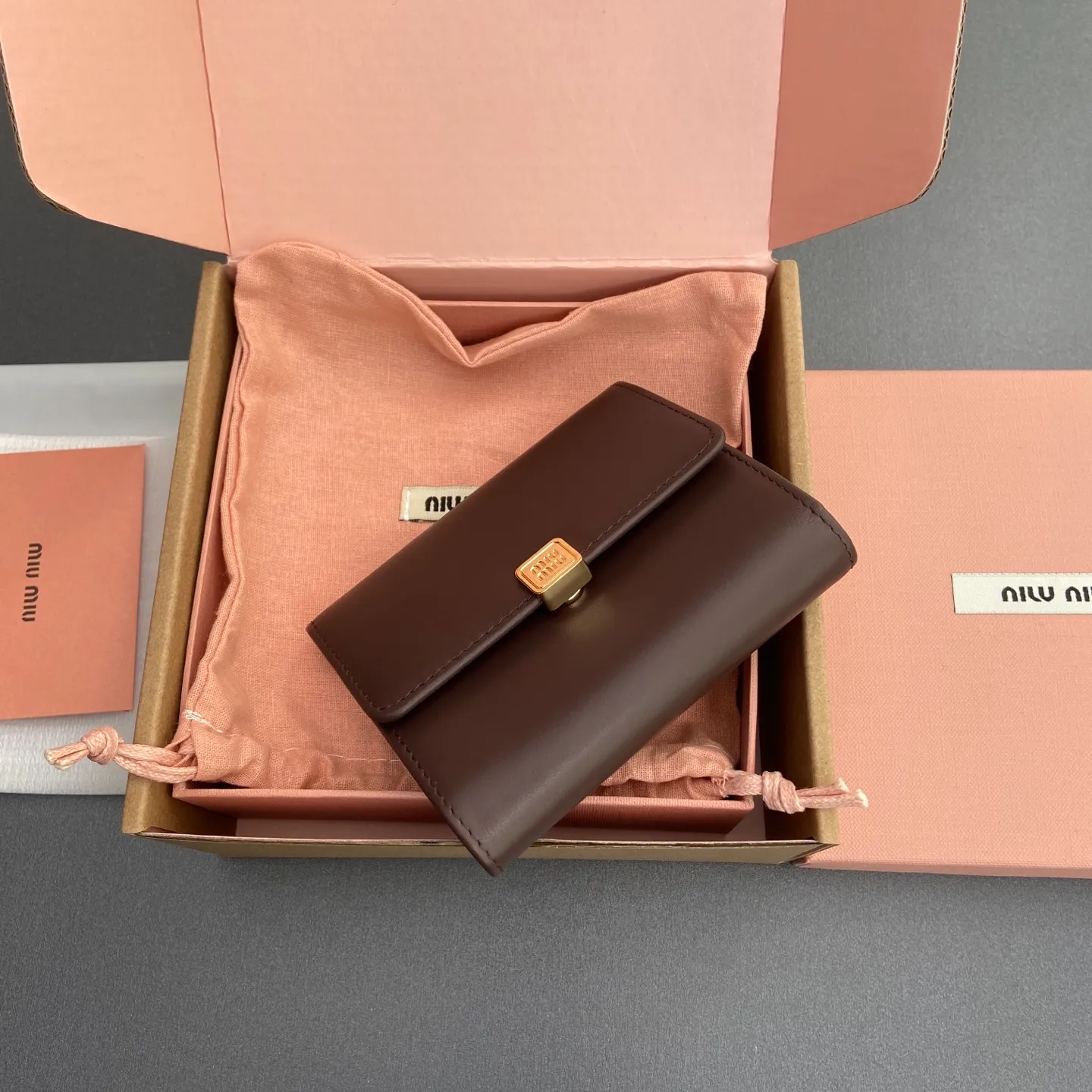 [Special grade hardware original leather] ¥600 ~ Imported cowhide wallet ~ Heather wood color - Snap button closure - Metal letter logo - 2 card slots - 1 banknote compartment - 1 coin pocket - Lined Size: w11.5×h10.2×2cm No.: 5MH033_ MM0240