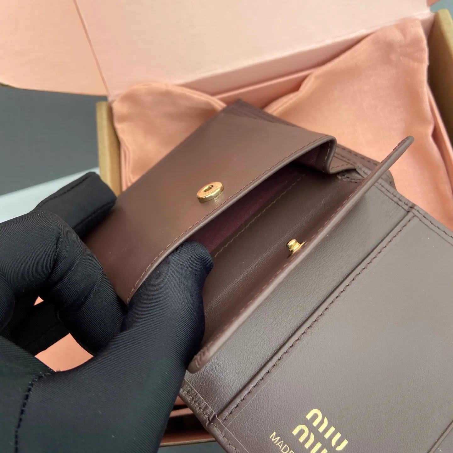 [Special grade hardware original leather] ¥600 ~ Imported cowhide wallet ~ Heather wood color - Snap button closure - Metal letter logo - 2 card slots - 1 banknote compartment - 1 coin pocket - Lined Size: w11.5×h10.2×2cm No.: 5MH033_ MM0240