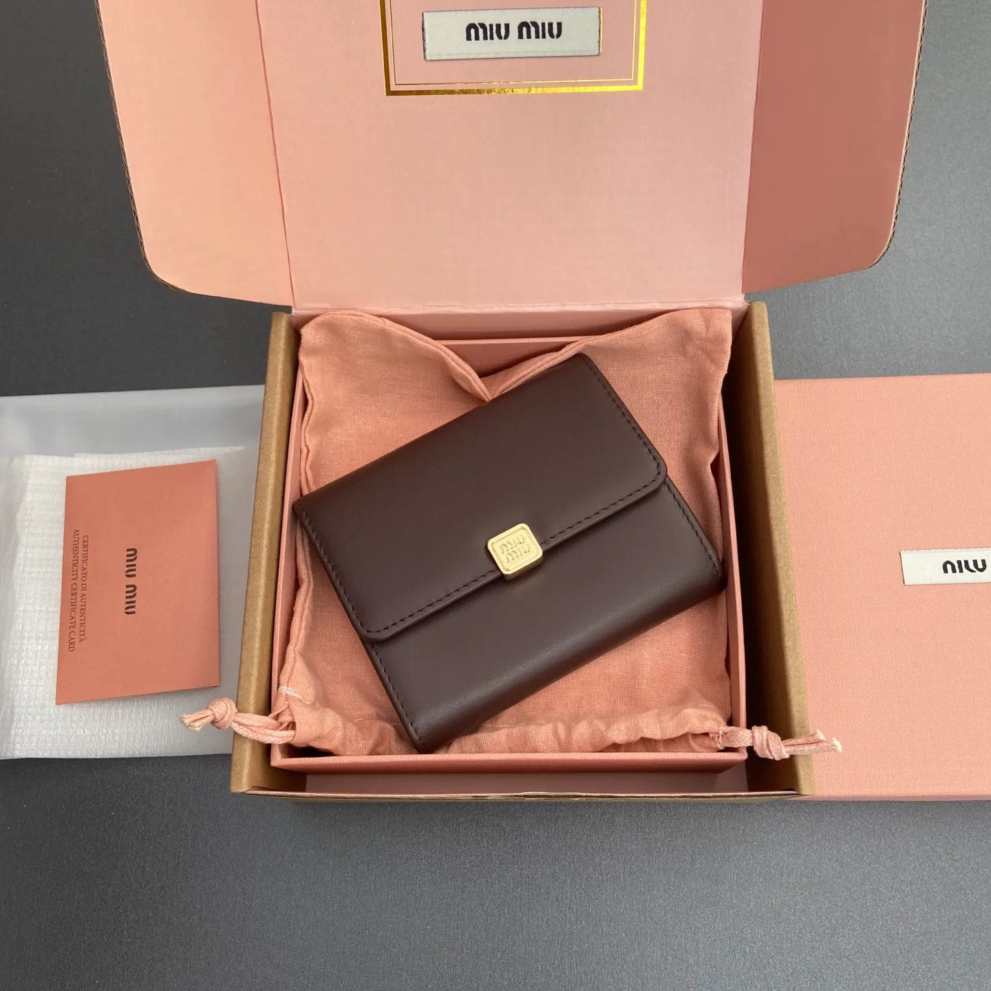 [Special grade hardware original leather] ¥600 ~ Imported cowhide wallet ~ Heather wood color - Snap button closure - Metal letter logo - 2 card slots - 1 banknote compartment - 1 coin pocket - Lined Size: w11.5×h10.2×2cm No.: 5MH033_ MM0240
