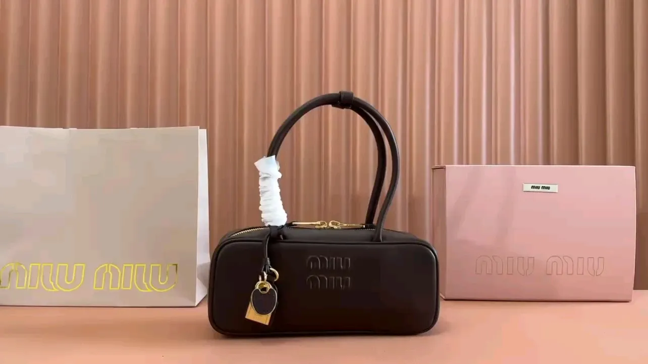 💋💋💋【New Product】Miu’s popular 👉Beau leather handbag has been shipped. Four colors/original leather is shipped! 🐲Model: 5BB173, combined short video