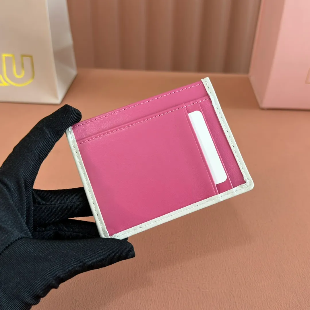 p420. 💋💋💋【Configured with full set of counter packaging】🔥 MM latest version cket wallet new card holder, 💗💗 5MC076 pink and white, the latest series of card holders in the counter, small and exquisite, double-sided card slots, practical and fashionable design 🔥 Made of top imported lambskin 🎉
