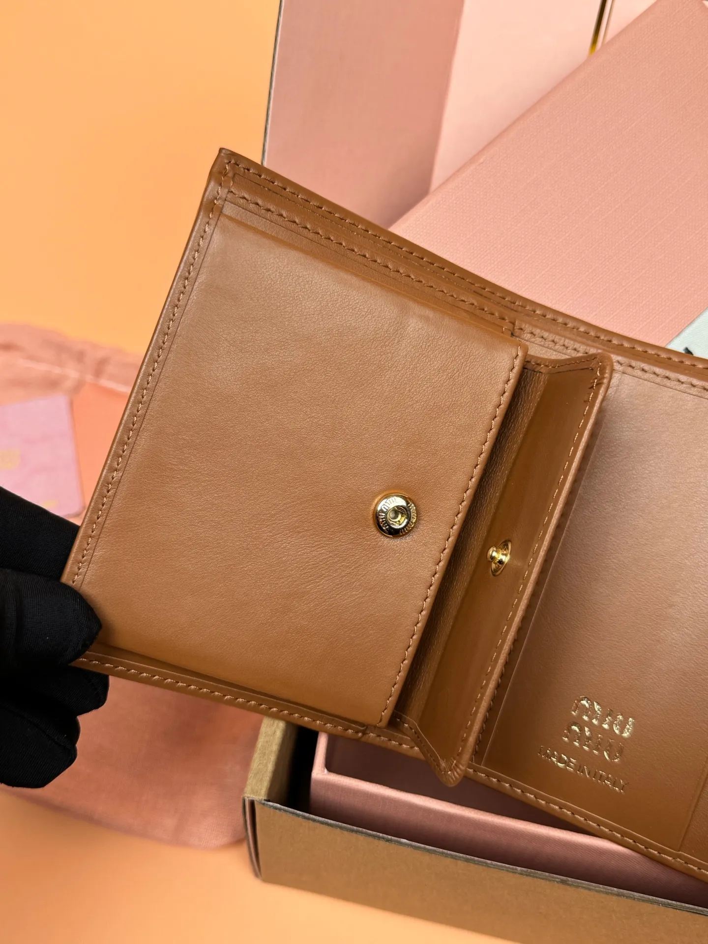 [Special grade hardware original leather] ¥600 ~ Imported cowhide wallet ~ Cognac color - Snap button closure - Metal letter logo - 2 card slots - 1 banknote compartment - 1 coin pocket - Lined Size: w11.5×h10.2×2cm No.: 5MH033_ MM0240