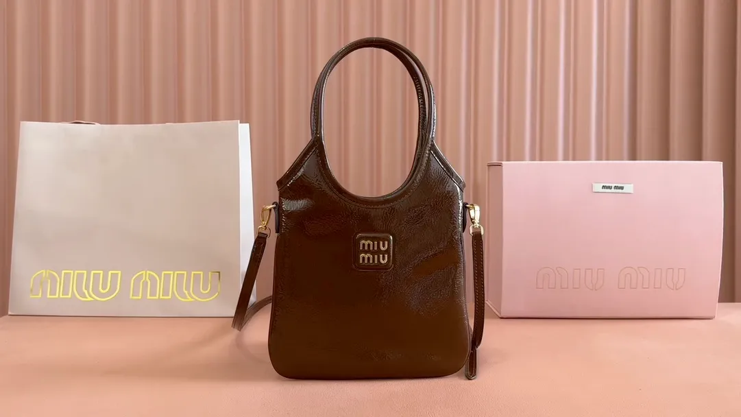 💋💋💋【New Product】Miu family, IVY leather handbag. Oil wax patent leather/original leather shipped! 🐴🐴Model: 5BA281.