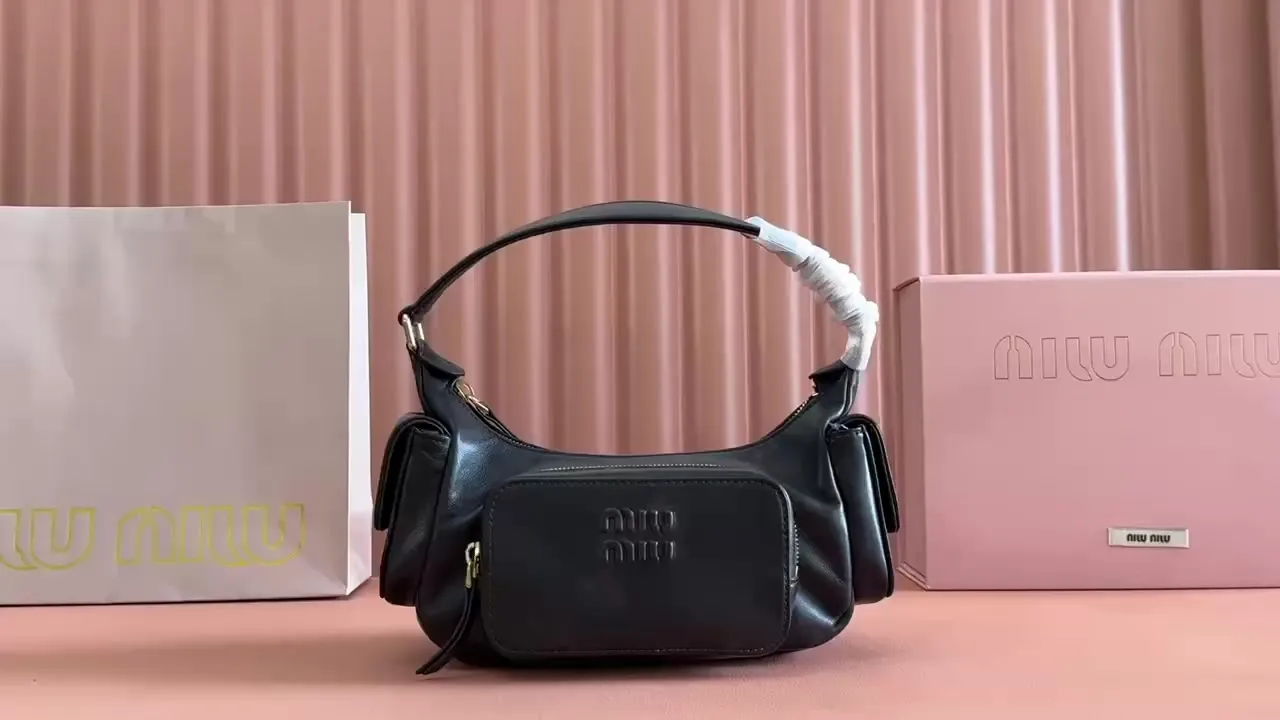 p1960💋💋💋【Equipped with full set of counter packaging, special grade hardware original leather】Sheep leather Hobo underarm bag ~ retro,