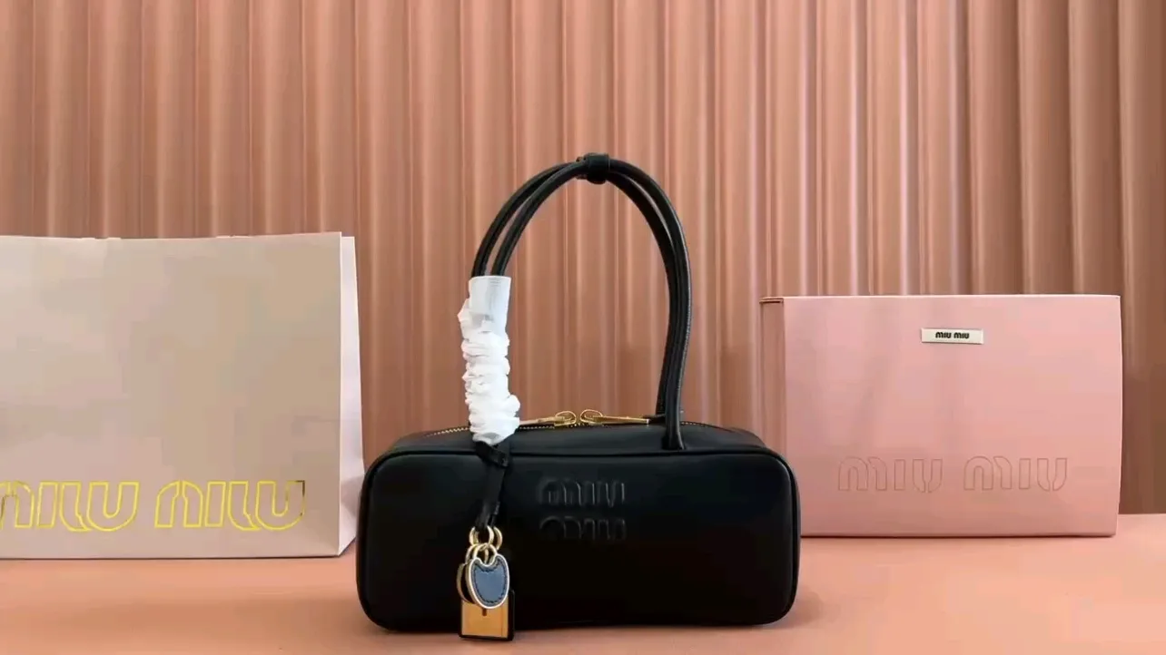 💋💋💋【New Product】Miu’s popular 👉Beau leather handbag has been shipped. Four colors/original leather is shipped! 🐲Model: 5BB173, combined short video