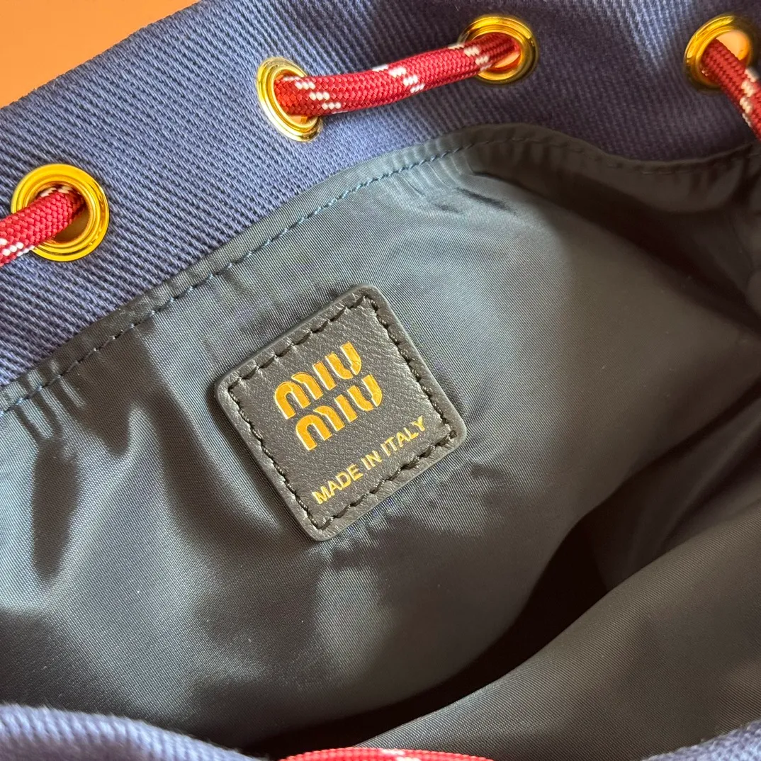 p960💋💋💋 [Configured with full package at the counter] 5NR038, new canvas bucket bag, made of twill waterproof canvas fabric, high-end and practical texture, iconic embroidered micro-label on the front, unique colorful woven drawstring at the bag mouth, the absolute best value for money, can be carried by hand or under the armpit, and you can also wear it with a shoulder strap according to your personal preference, casual and versatile, forged lining, ultra-light, excellent capacity Dimensions: 16 X22.5 X10.5 cm
