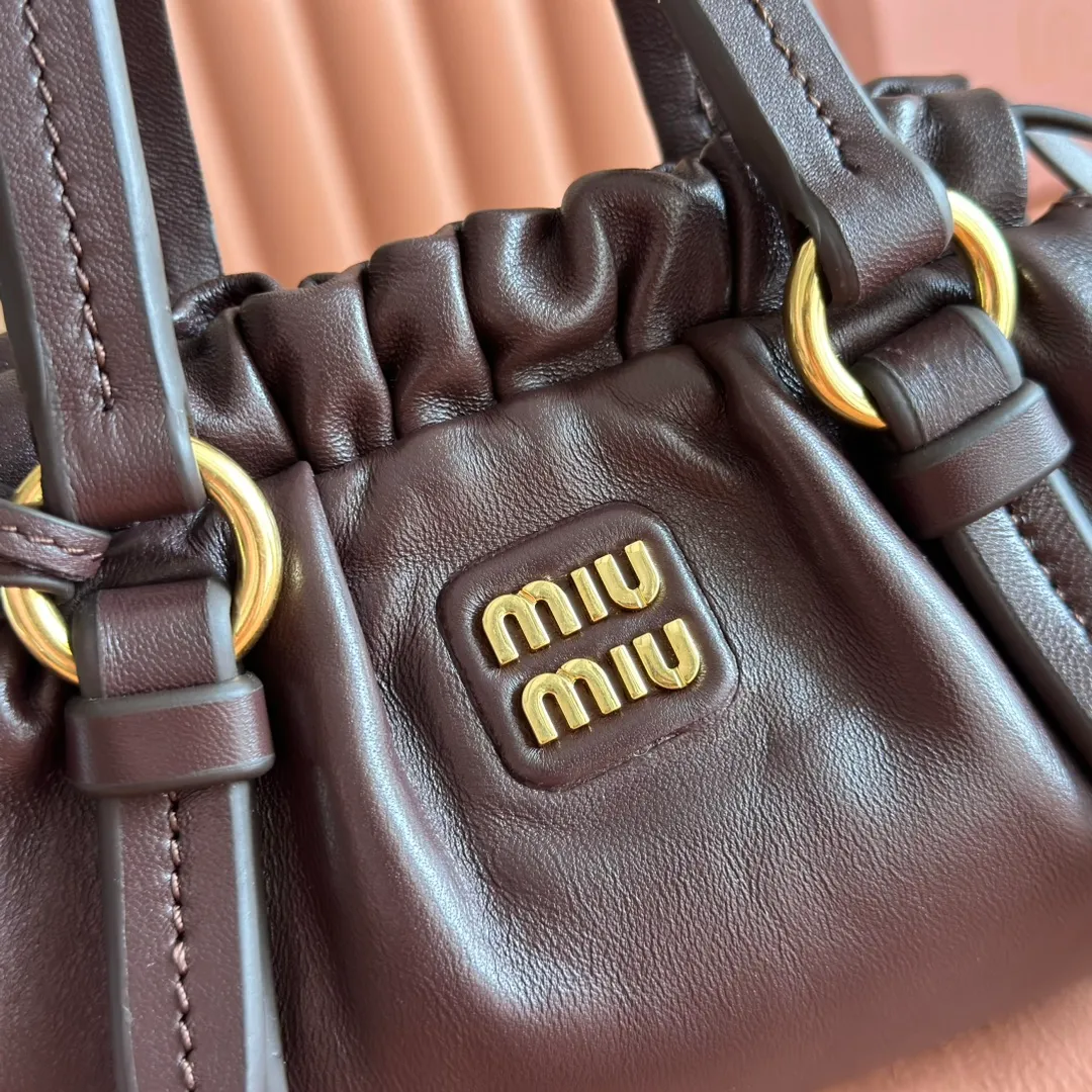 p1400💋💋💋【Full set of packaging at the counter】25 new JIOE medieval armpit dumpling bags, brand new sheepskin, with steel aged metal hardware, high-end and elegant texture, the bag mouth is designed with a drawstring girdle, the fine ruffled lace is three-dimensional and playful, high-end yet lazy and casual, the unique design looks good on anyone who uses it Model: 5BP178 Size: 22*7*15