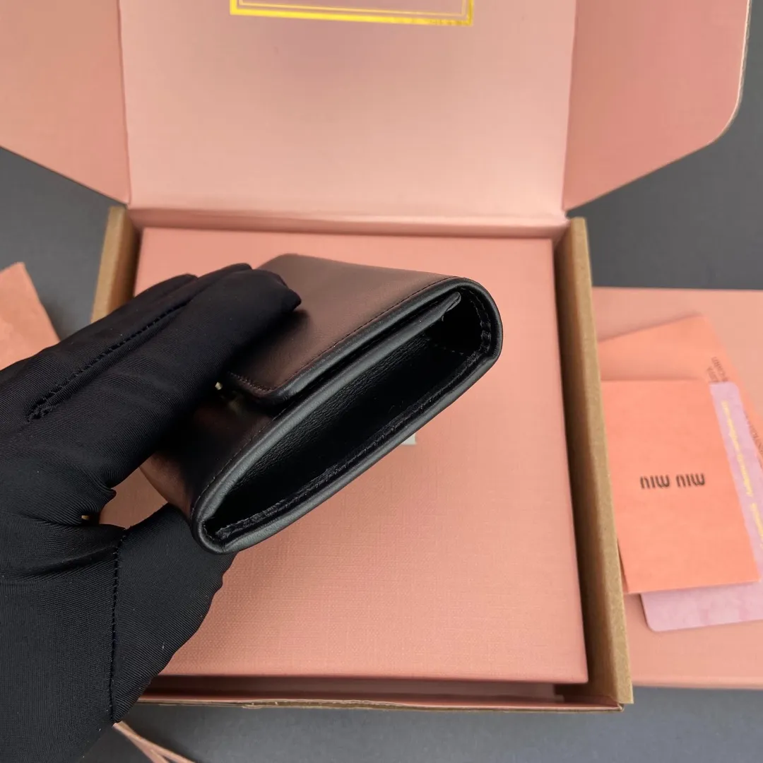 [Special grade hardware original leather] ¥560 ~ Black imported cowhide card bag - Snap button closure - Metal letter logo - 2 card slots - Lined Size: w8.5×h10.2×2cm No.: 5M104_ MM0220