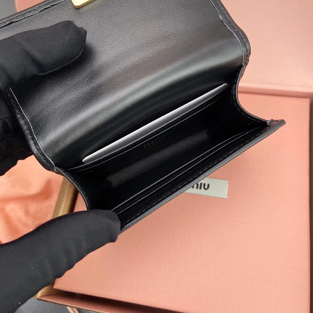 [Special grade hardware original leather] ¥560 ~ Black imported cowhide card bag - Snap button closure - Metal letter logo - 2 card slots - Lined Size: w8.5×h10.2×2cm No.: 5M104_ MM0220