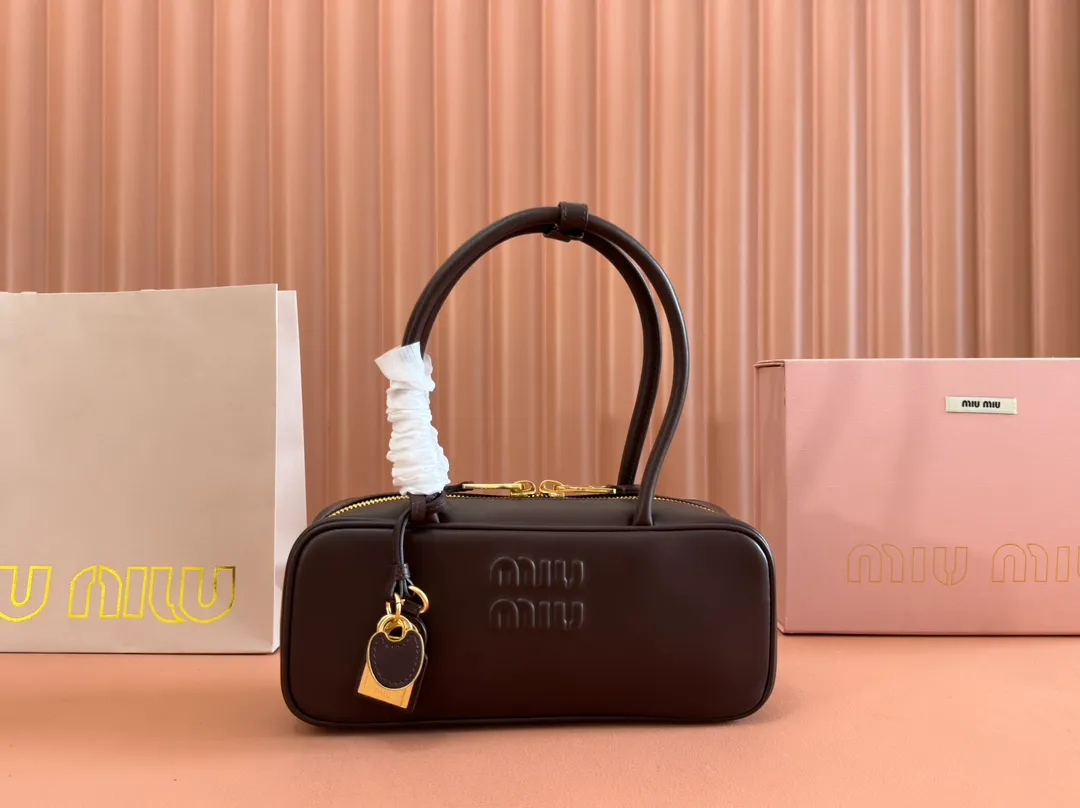 💋💋💋【New Product】Miu’s popular 👉Beau leather handbag has been shipped. Four colors/original leather is shipped! 🐲Model: 5BB173, combined short video
