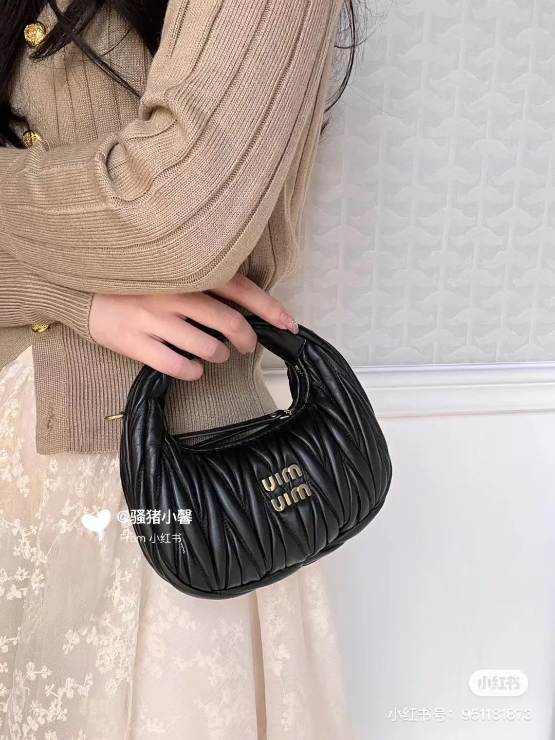 💋💋💋 Equipped with a full set of packaging at the counter [Super Grade Hardware Original Leather] Wander Matelasse Sheep Leather Hobo Mini Handbag/Crossbody Bag～Sheepskin Size: W17.5×H14×D5.5cm Number: 5BP156
