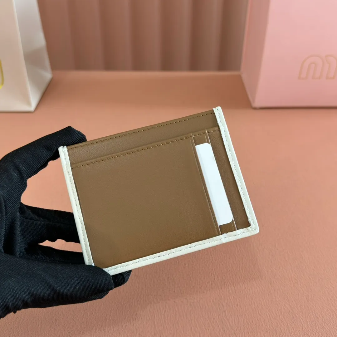 p420. 💋💋💋【Configured with full set of counter packaging】🔥 MM latest version cket wallet new card holder, 💗💗 5MC076 caramel with white counter latest series card holder, small and exquisite, double-sided card slots, practical and fashionable design 🔥 Made of top imported lambskin 🎉
