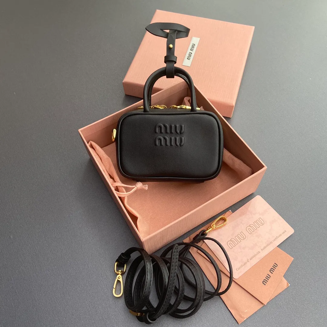 [Special grade hardware original leather] ~ Black imported cow leather pendant No.: 5NR036 _ 020 _ MM030