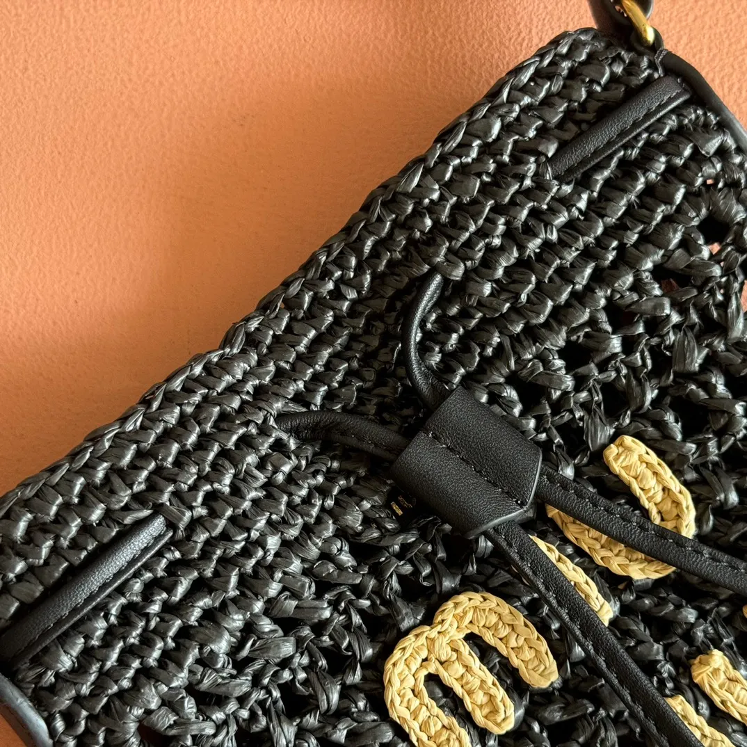 p1120💋💋💋【Full set of packaging at the counter】5ND016 new lucky bag woven bag, custom-made raffia imported from Japan, non-common PP grass on the market, the material is the same, the overall bag is small and exquisite, with leather shoulder strap for better practicality, it can be carried in the hand or under the armpit when going out in summer, size: 20 X 23 cm