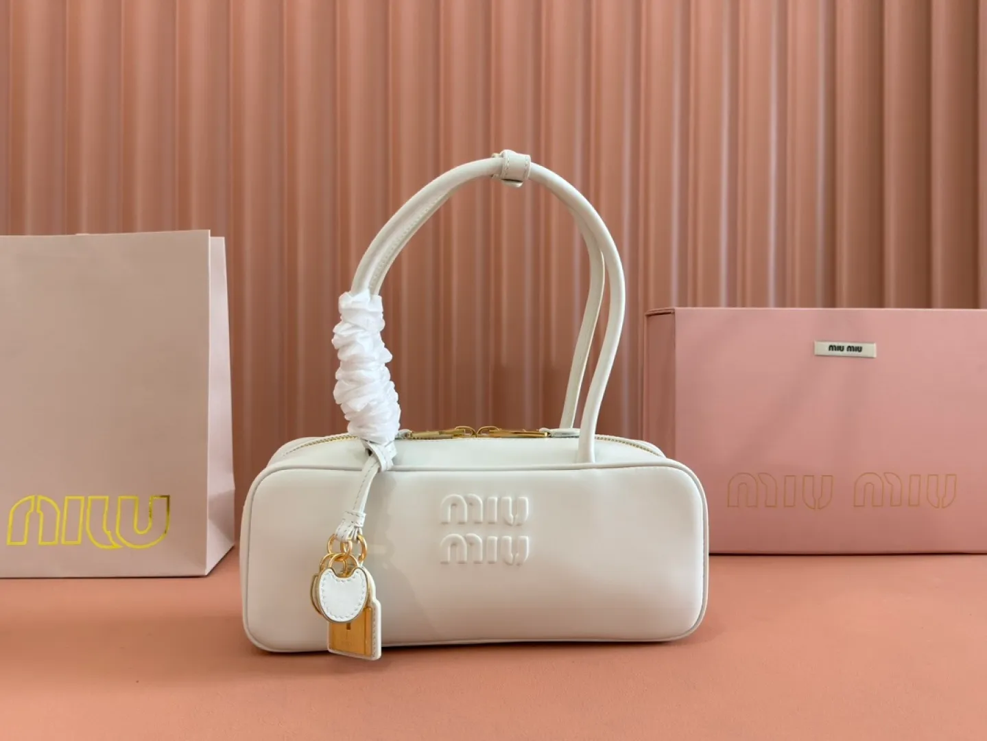💋💋💋【New Product】Miu’s popular 👉Beau leather handbag has been shipped. Four colors/original leather is shipped! 🐲Model: 5BB173, combined short video