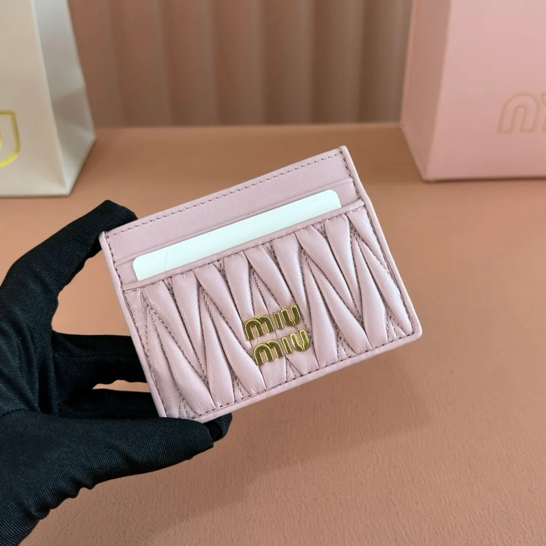 p420. 💋💋💋【Configured with full set of counter packaging】🔥 The latest version of MM cket wallet new card holder, 💗💗 5MV976 light pink The latest series of card holders in the counter, small and exquisite, double-sided card slots, practical and fashionable design 🔥 Made of top imported lambskin 🎉