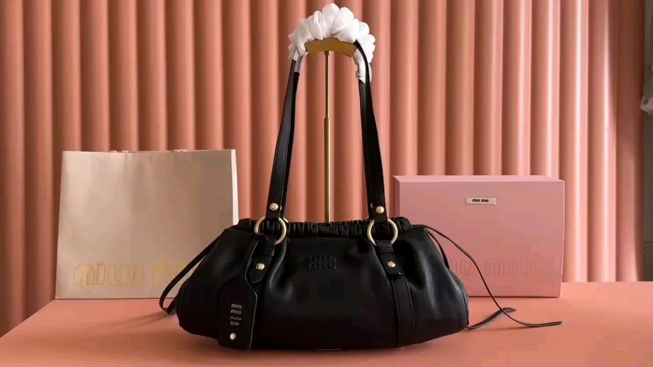 💋💋💋[Special grade hardware original leather] Joke Nappa sheep leather handbag/shoulder bag ~ black