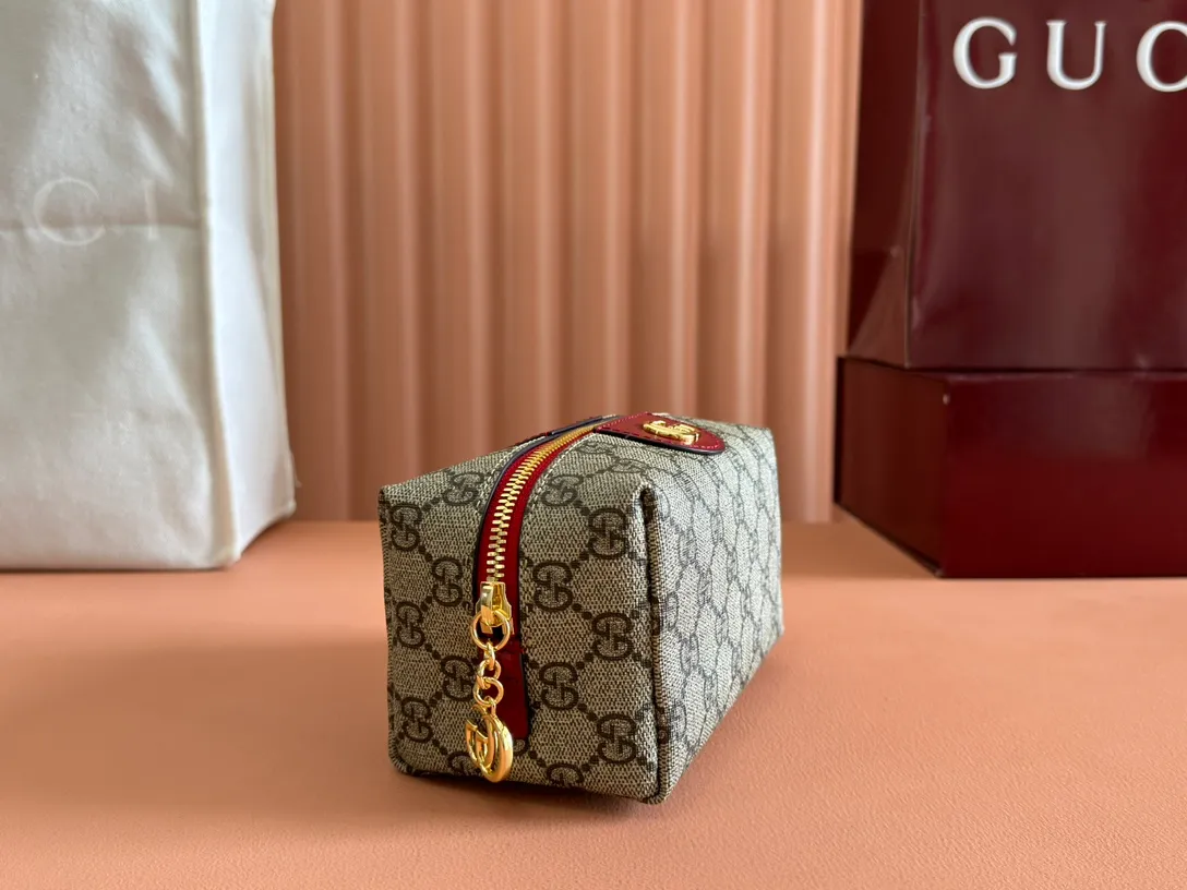 p440🎁🎁🎁【With full set of counter packaging】‼ ‼ G Home 👉New style. The market's top exclusive goods control, special/counter quality 💯Using imported cowhide, original hardware! Exquisite workmanship. 💯Exclusive physical photos📷👉The quality can be seen in the picture👄👄😘😘. Style number: 548393. Dimensions: Width 16*Height 9*Side width 9. Color: PVC/red