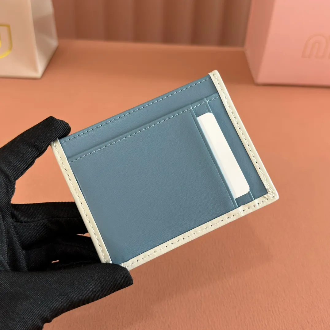 p420. 💋💋💋【Configured with full set of counter packaging】🔥 The latest version of MM cket wallet new card holder, 💗💗 5MC076 gray blue with white, the latest series of card holders in the counter, small and exquisite, double-sided card slots, practical and fashionable design 🔥 Made of top imported lambskin 🎉