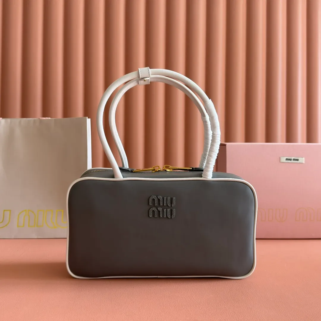 💋💋💋【Special grade hardware original leather】Beau cow leather color matching handbag/shoulder bag～5bb172